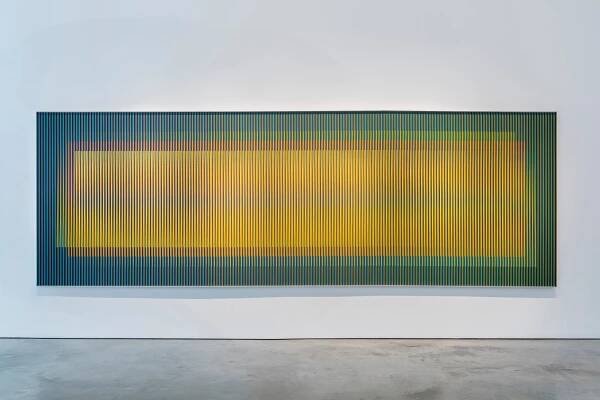 Carlos Cruz-Diez's Physichromie No 2376 (1998) installation at Sicardi | Ayers | Bacino, 2023. Photo by Anthony Rathbun.