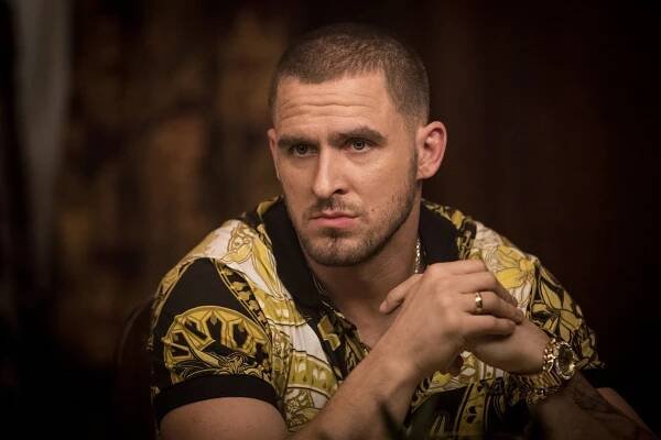 Drápy - Ruská námořní - Z filmu - Jack Kesy