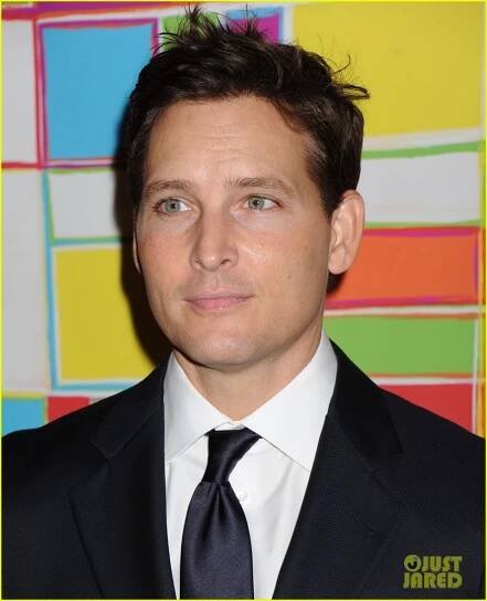 Peter Facinelli and Fans - Red Carpet 2
