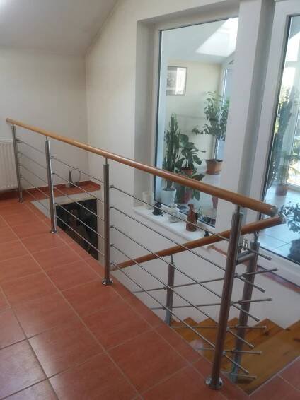 Nerezové zábradlí ke schodišti | ABH Design