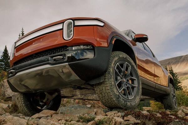 Rivian R1T first drive: Easily the best pickup I've ever driven, both off-road and on | Electrek