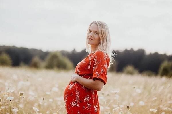 Náhradní matka – jak funguje náhradní mateřství v ČR - Human.cz