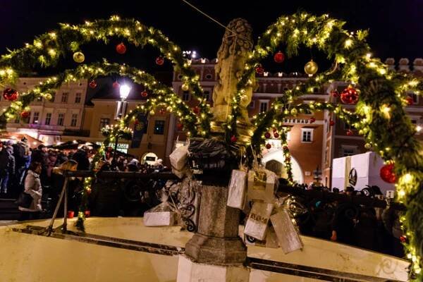 Vinařský advent u sousedů: Trhy v podzemí Retzu i v nejdelší vinné uličce. Vánoce v korutanském vinařství či městě andělů