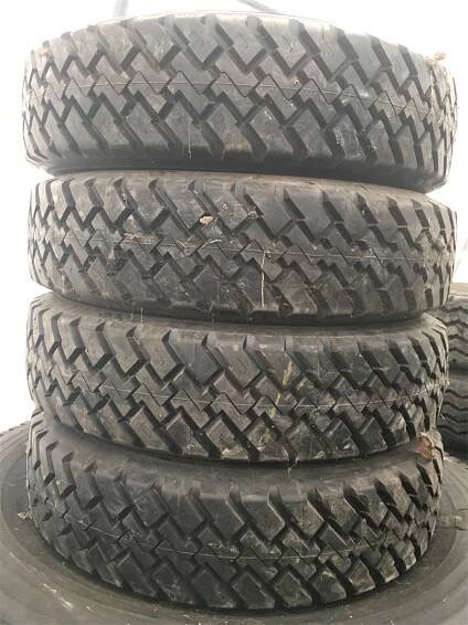 Michelin 215/75/16C