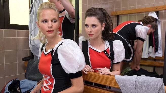 Místo činu - Kolín - Karneval - Z filmu - Sinja Dieks, Natalia Rudziewicz
