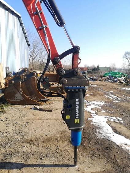 Hydraulické kladivo SB300 – Bourací kladiva