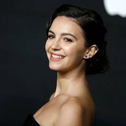 “Dickinson” Star Ella Hunt Comes Out as Queer