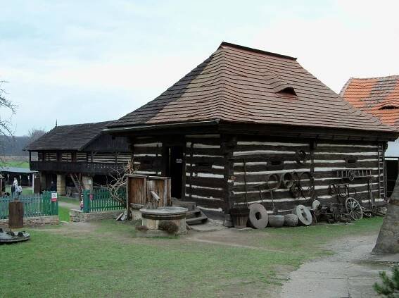 Fotogalerie • Špýchar z Křince (Lidová architektura) • Mapy.com