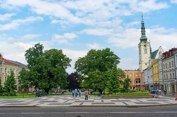 File:Prostějov - náměstí Tomáše Garrigue Masaryka - View East IV.jpg - Wikimedia Commons