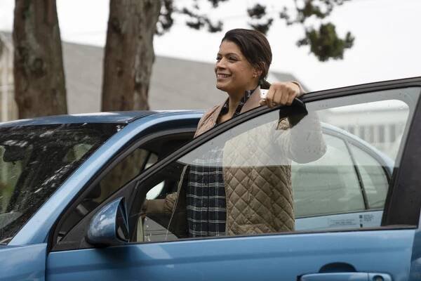 A Million Little Things - Any Way the Wind Blows - Z filmu - Andrea Navedo