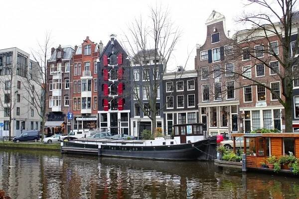 Jeden říjnový den v Amsterodamu, městě pohody