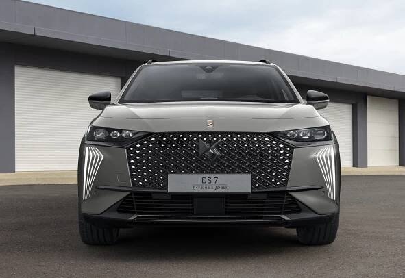 DS představilo facelift pro model 7 Crossback. Má až 360 koní