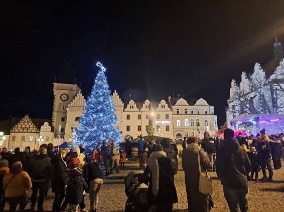 Pyroshow i obří andělé. Advent v Táboře začal už v pátek