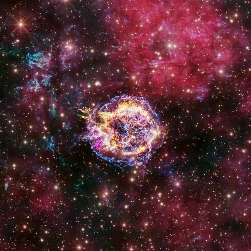 File:525 Heures d'Exploration Intensive, Sur la Trace du Rémanent de Supernova Cassiopeia A.jpg - Wikimedia Commons
