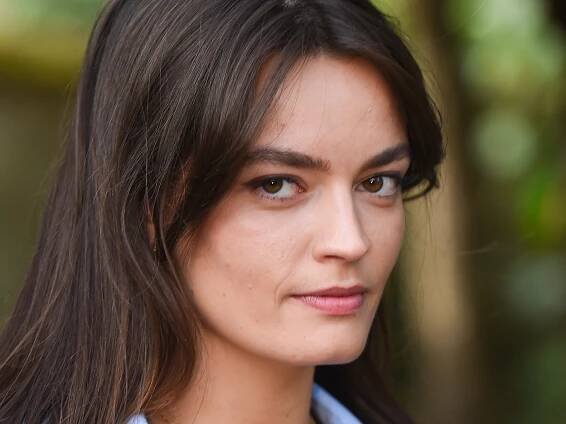 Emma Mackey on Channelling the Spirit of Emily Brontë for Frances O’Connor’s Not-Quite-Biopic