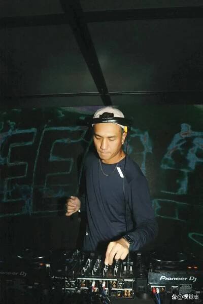 Huang Jue: The Renowned Actor-Turned-Experimental Electronic DJ - RADII