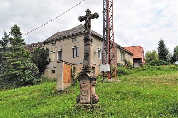 Kříž v Opatově v Čechách | Drobné památky 