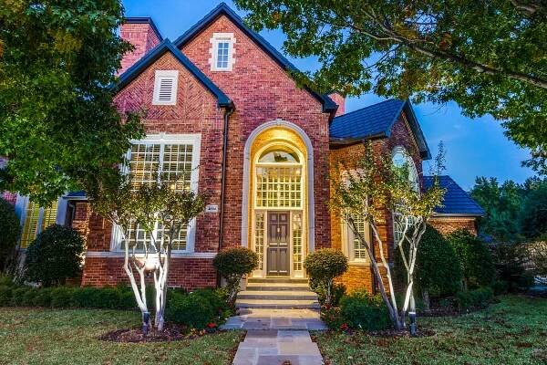4604 Redwood Court - Nicole Andrews Group