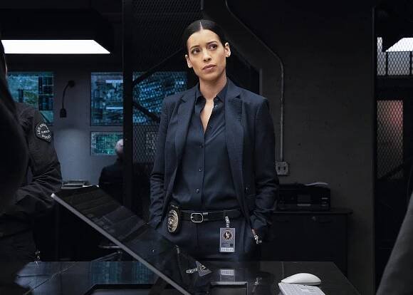Zbrojnice - Pýcha - Z filmu - Stephanie Sigman