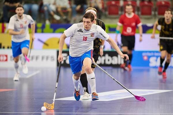 Boleslavští florbalisté porazili Vítkovice, hattrickem je srazil bývalý spoluhráč