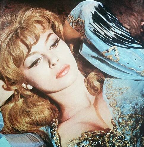 Michèle Mercier alias Angelika - Obrázek 2