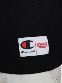 Tričko Champion X Stranger Things Crewneck T-Shirt 217791 (nbk)