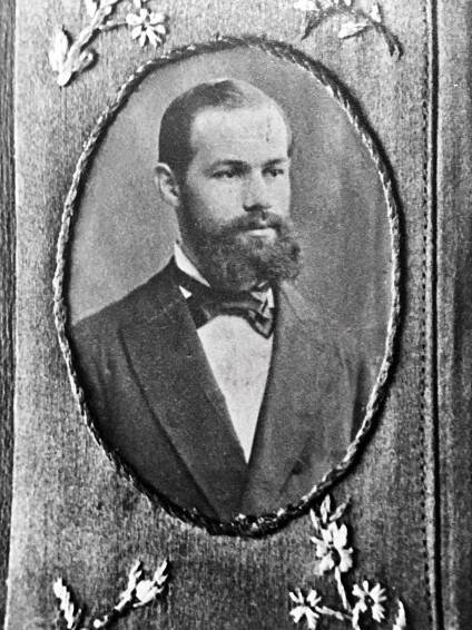 Zachary Hochschild