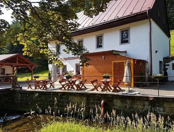 PENZION CTYRLISTEK - Prices & Specialty B&B Reviews (Teplice nad Metuji, Czech Republic)