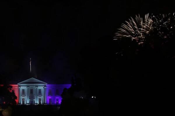 Trump o Dni nezávislosti zmínil porážku marxistů i potírání viru. A Kolumbus šel k zemi