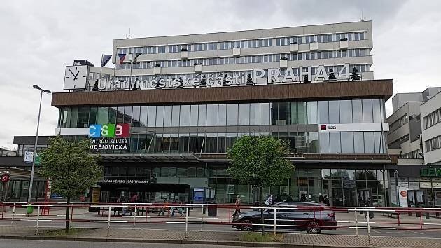 Strašák na Praze 4. Radnice loni utratila za pronájem budovy přes 70 milionů