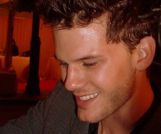Jeremy Irvine Biography - Facts, Childhood, Family Life & Achievements