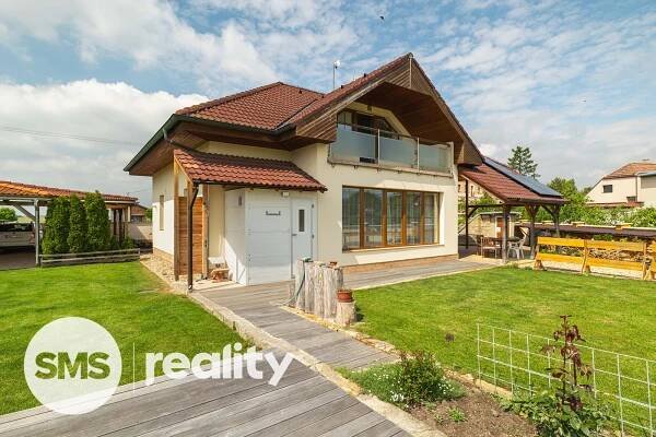 Prodej rodinného domu a autodílny v obci Lodín | Reality.iDNES.cz 