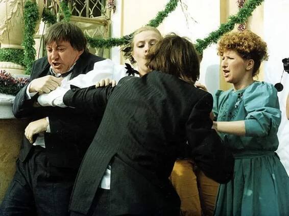 Slunce, seno a pár facek (1989)