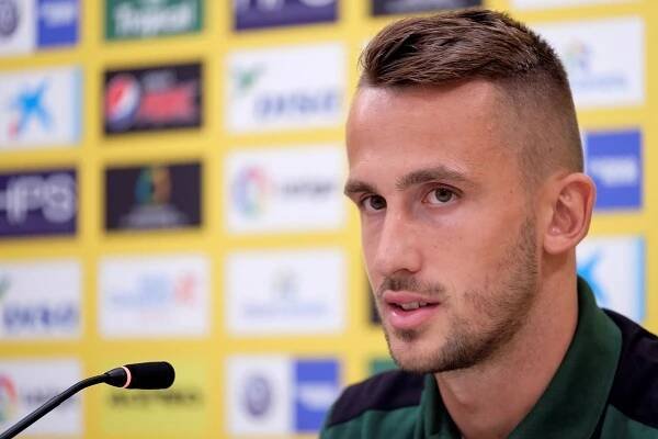 Útočník Pekhart jede zpátky do Polska, k reprezentaci se nepřipojí
