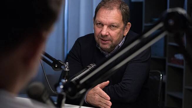 INFO.CZ | Žádná jaderná elektrárna se stavět nebude. Politici vám lžou a podvádí, říká investor Šnobr