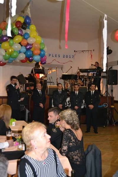 Hasičský ples - Hasičský ples - Oficiální stránky obce Holubice-Kozinec