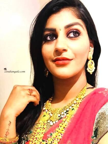 Yashika Anand Hottest collection Part 1 – IndianGalz