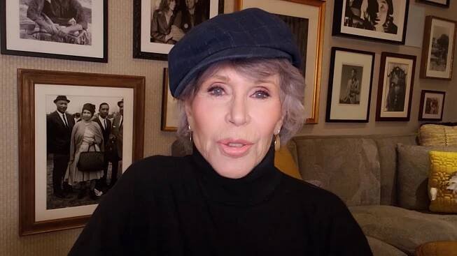 Jane Fonda Presents Judy Woodruff with the Peabody Journalistic Integrity Award