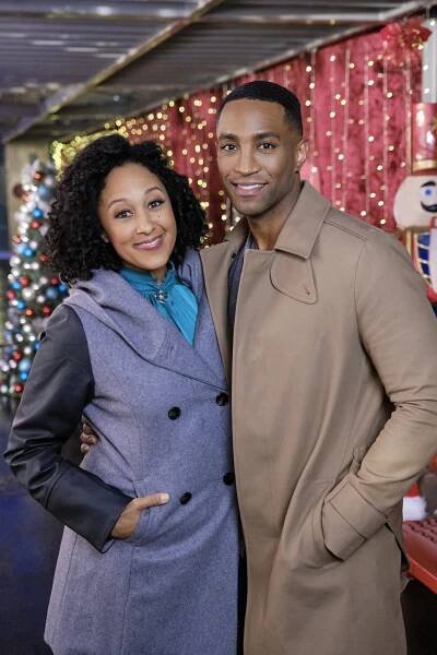 Tamera Mowry-Housley, Brooks Darnell - A Christmas Miracle - Promo
