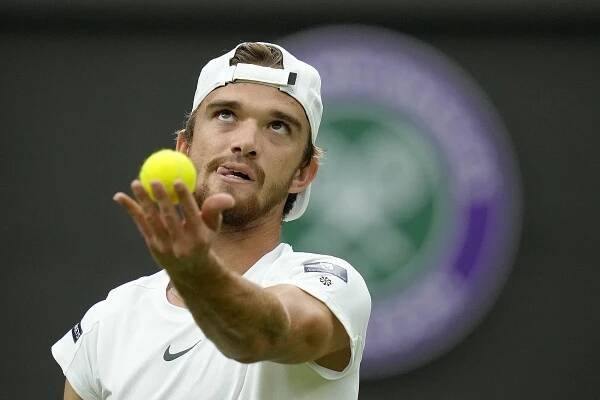 Macháč si zahraje v Ženevě čtvrtfinále, Vondroušová postoupila ve Štrasburku