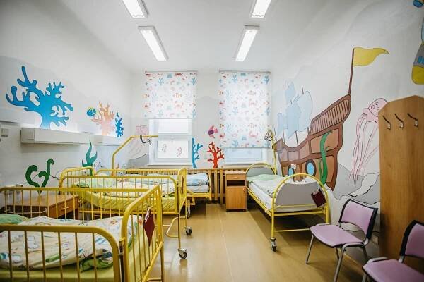 Chirurgické oddělení, pavilon V - pokoj lůžkového oddělení V4 (foto SNO) 