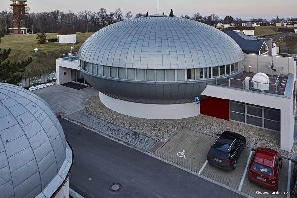 Digitální planetárium HradecKrálové | JAROSLAV KLINSKÝ