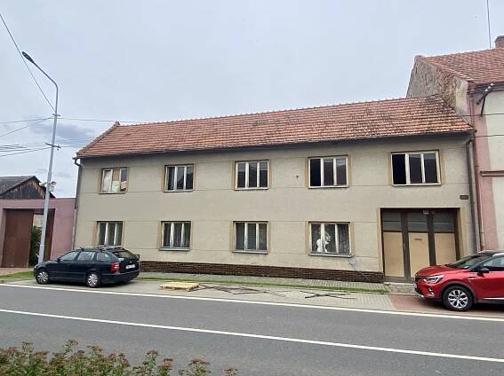 Prodej, rodinný dům, 7+2, 2739 m2, Ivanovice na Hané - Silvie Hammer