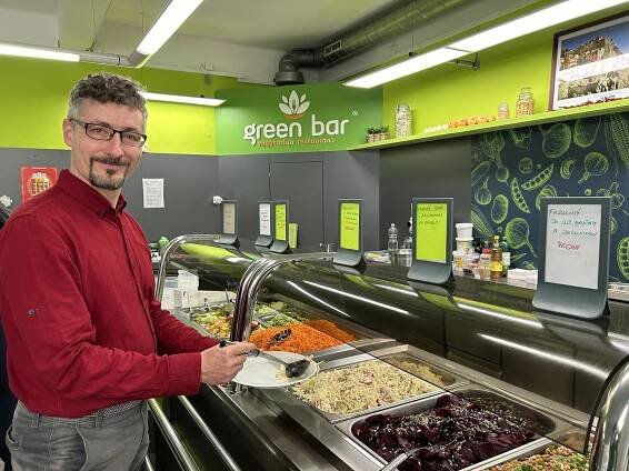 Green Bar je olomouckou hitovkou už 16 let. Co je za úspěchem obědů bez masa?