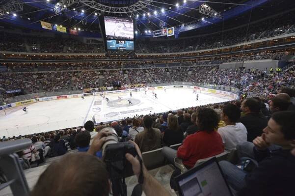Od živé historie po moderní arény: Projděte se po českých hokejových stadionech