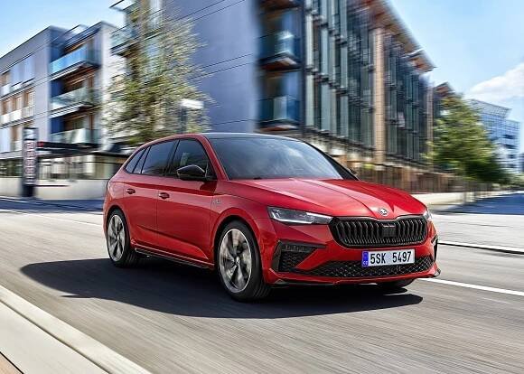 Automobilky již začaly s vánočními slevami. Teď lze ušetřit i několik set tisíc