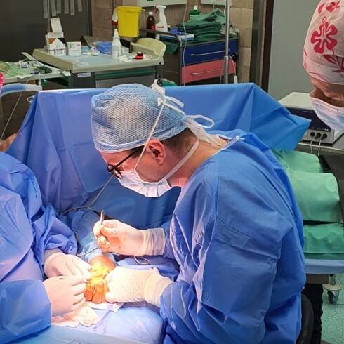 Operace na vlastní oči aneb Nahlédněte ortopedovi Novotnému přímo pod skalpel – G.cz