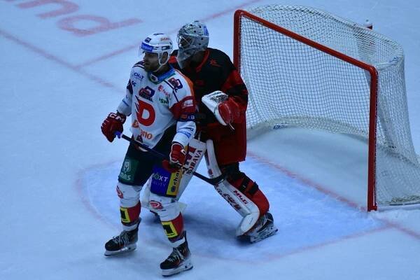 Pardubice v přeházené sestavě zdolaly Olomouc. Vomáčka čaroval v brance