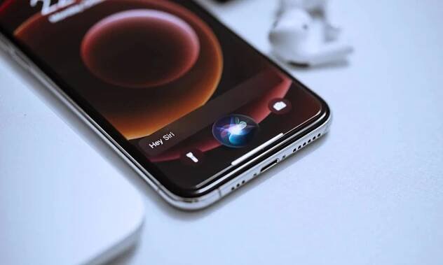 Asistentka Siri na iPhonu