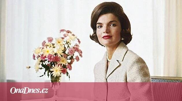 Klobouk, buklé a perly. Oblékněte se elegantně ve stylu Jacqueline Kennedyové - iDNES.cz